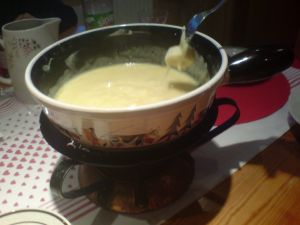 Fertigfondue Sennhüttenfondue Sennhüttenfondue aus dem Burlädeli Diemtigtal.