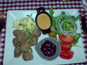 Köttbullar (Fleischkügelchen) im Restaurant Under Kastanjen